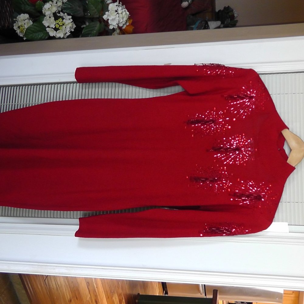 St. John by Marie Gray/Red sweater dress w/sequins size 4
